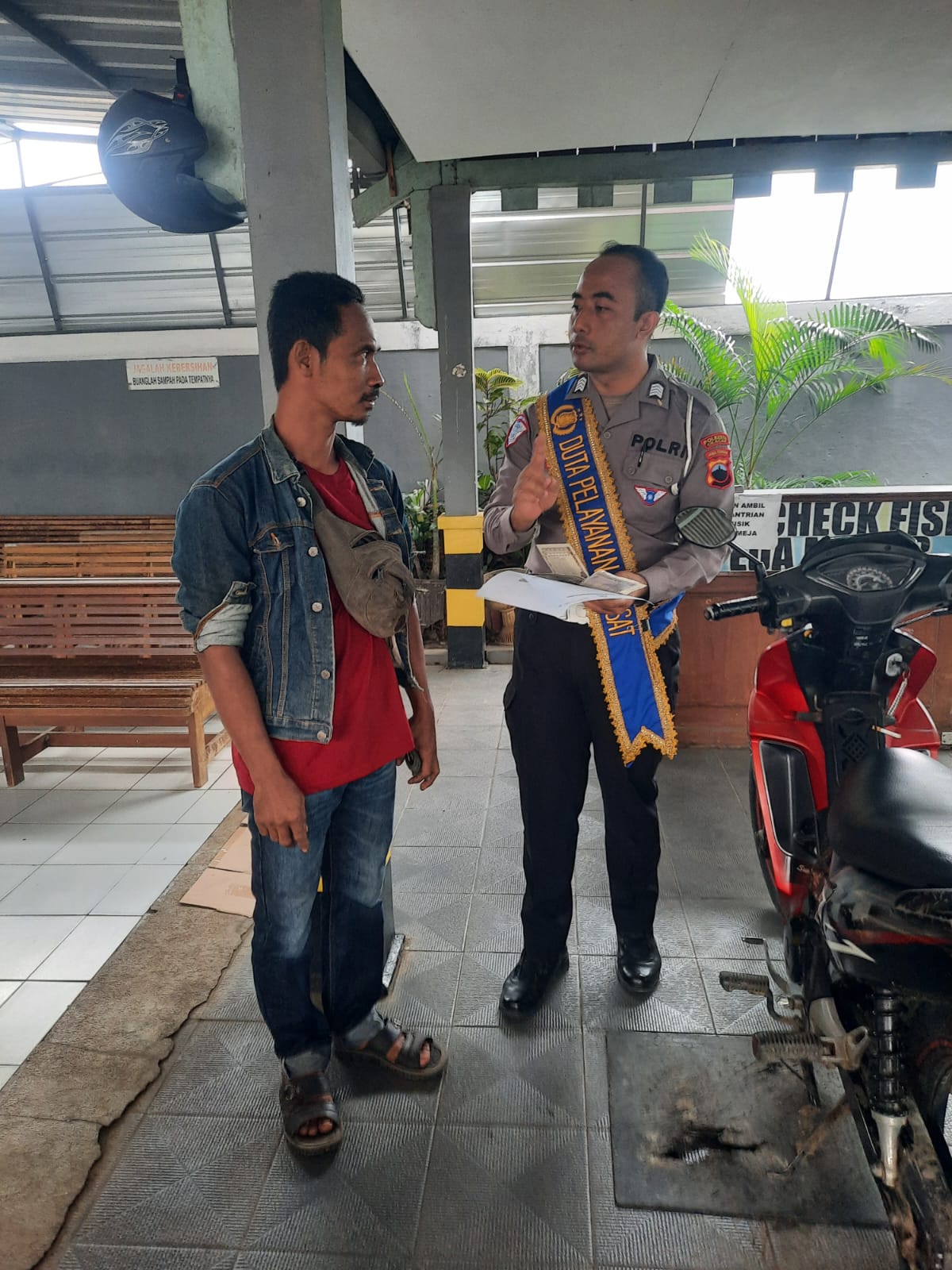 Unit STNK Samsat Pembantu Majenang Gelar Edukasi Cek Fisik Kendaraan untuk Pajak 5 Tahunan