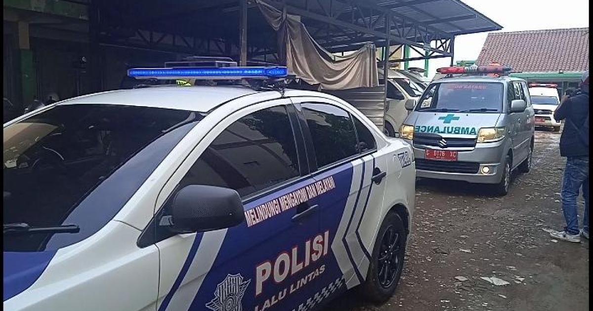 SATLANTAS POLRES BATANG LAKSANAKAN PENGAWALAN JENAZAH KORBAN KECELAKAAN LALU LINTAS PO HARYANTO
