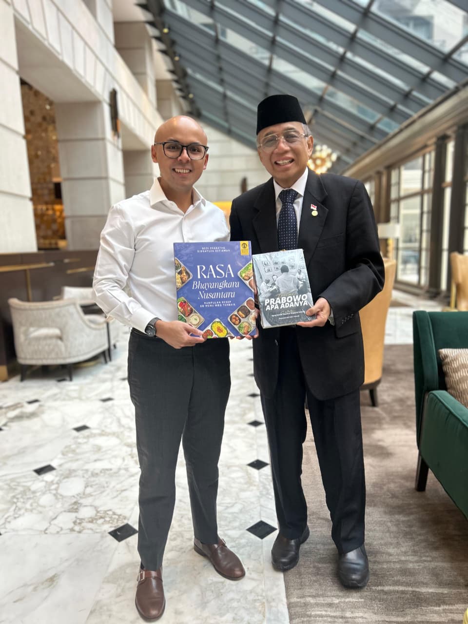 BUKU RASA BHAYANGKARA NUSANTARA HADIR DI AMERIKA SERIKAT SEBAGAI INSTRUMEN DIPLOMASI KULTURAL PRESIDEN PRABOWO