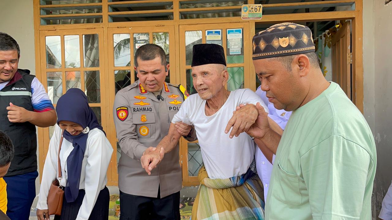 Kapolresta Bengkulu bersama Stakeholder Hadirkan Harapan, 12 Warga Terima Kursi Roda Bantuan Kemanusiaan