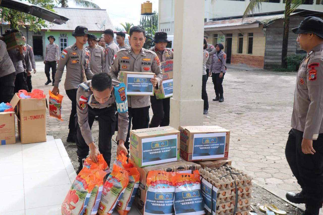 Momentum Hari Bhayangkara ke-80, Satgas Ops Damai Cartenz Pererat Kedekatan dengan Masyarakat Lewat Bakti Sosial