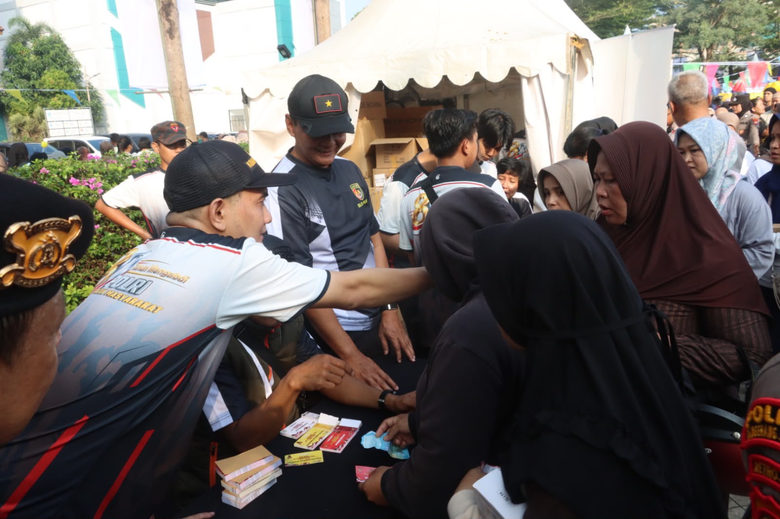 Pasar Rakyat dan Bazar UMKM Hari Bhayangkara ke-80 Polres Tangerang Selatan