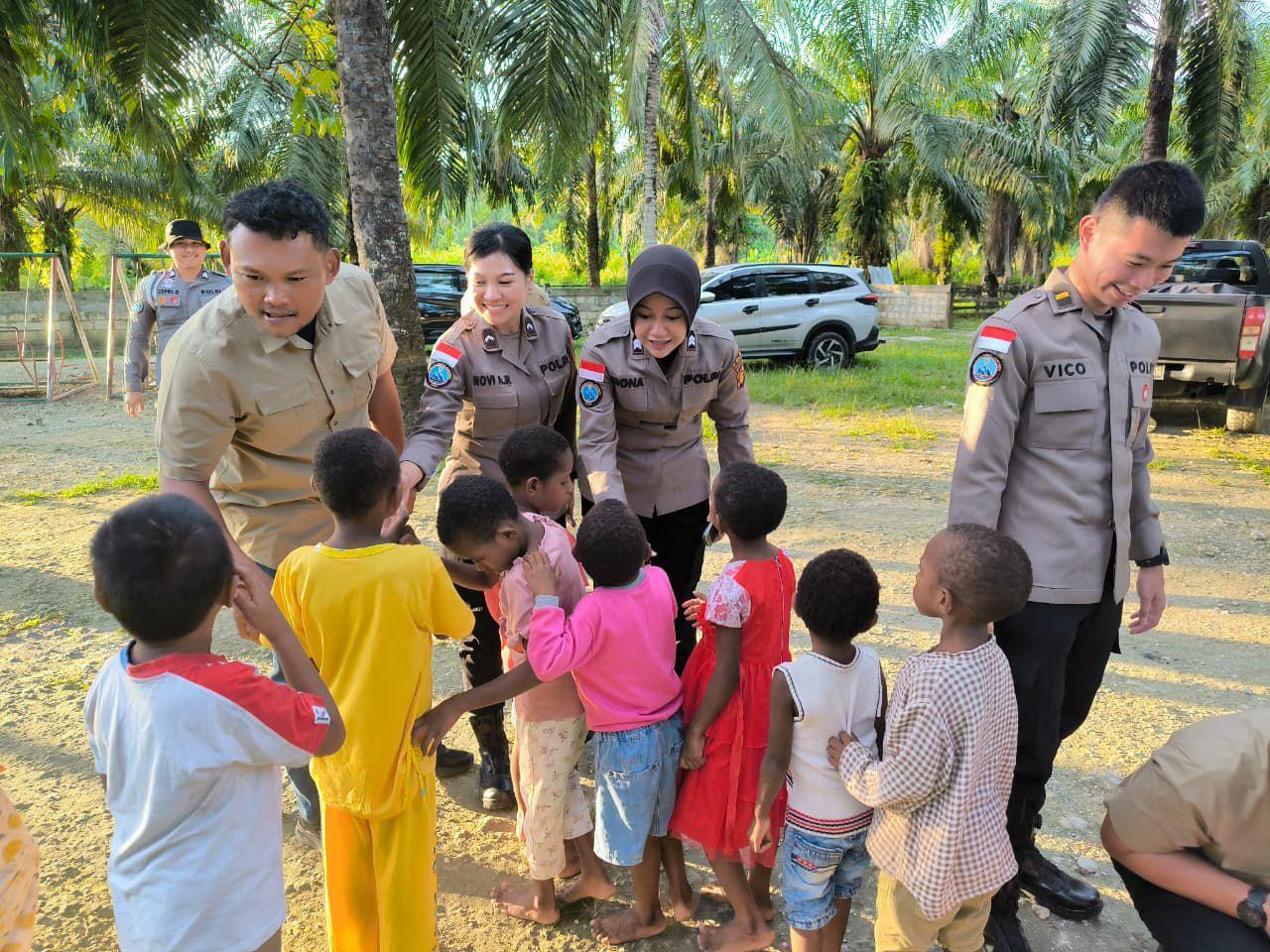 Tawa Anak-Anak Papua Sambut Kehadiran Satgas Damai Cartenz, Hangatkan Panti Asuhan di Keerom