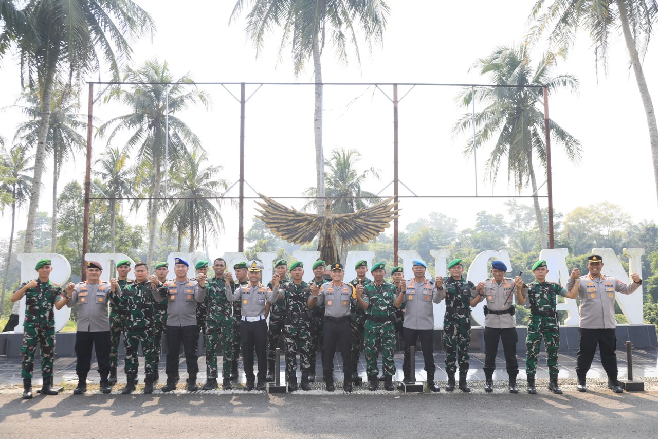 Pererat Sinergitas, Kapolda Bengkulu Jalin Silaturahmi dengan Kompi Senapan B Yonif 144/Jaya Yudha